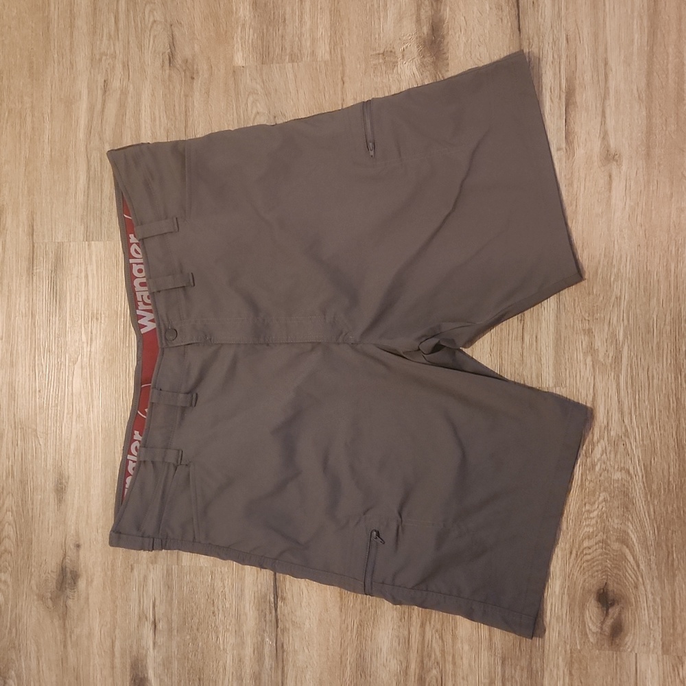 Wrangler Men's Gray Shorts Size 48